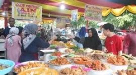 Pasar takjil di RTH Imam Bonjol. (Sumber foto: Web Pemko Padang)