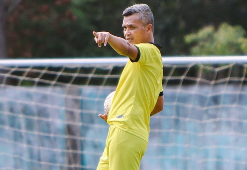 Pelatih Hendri Susilo saat masih menjadi pelatih Semen Padang Fc.