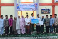 Bupati Pasaman Barat Yulianto melaksanakan Safari Ramadan di Masjid Raya Baiturrahman, Nagari Aia Gadang Timur, Kecamatan Pasaman, Sabtu (7/3/2026) malam.