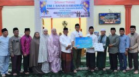 Bupati Pasaman Barat Yulianto melaksanakan Safari Ramadan di Masjid Raya Baiturrahman, Nagari Aia Gadang Timur, Kecamatan Pasaman, Sabtu (7/3/2026) malam.