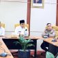 Pemerintah Kota Solok menggelar Focus Group Discussion (FGD) bersama unsur Forum Koordinasi Pimpinan Daerah (Forkopimda) guna membahas berbagai persiapan menyambut Hari Raya Idulfitri 1447 Hijriah. Kegiatan tersebut berlangsung di Ruang Rapat Zarhismi Ajiz, Selasa (10/3/2026).