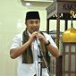 Wakil Gubernur Sumatera Barat, Vasko Ruseimy menyerahkan bantuan senilai Rp25 juta kepada Masjid Nurul Huda di Nagari Sungai Kambut, Kecamatan Pulau Punjung, Kabupaten Dharmasraya, Selasa (10/3/2026).