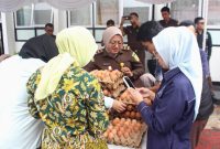Penyelenggaraan Bazar Ramadan digelar oleh Kejaksaan Negeri (Kejari) Padang Panjang di halaman kantor Kejari setempat, Kamis (12/3/2026).