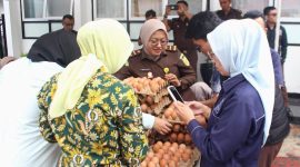 Penyelenggaraan Bazar Ramadan digelar oleh Kejaksaan Negeri (Kejari) Padang Panjang di halaman kantor Kejari setempat, Kamis (12/3/2026).