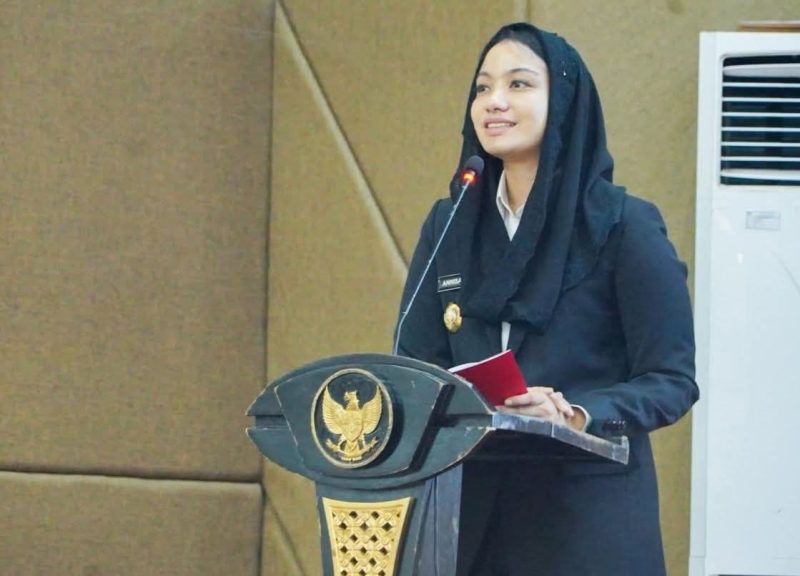 Bupati Dharmasraya, Annisa Suci Ramadhani.