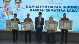 Pelantikan Komisioner Komisi Penyiaran Indonesia Daerah Sumatera Barat (KPID) periode 2026–2029 yang digelar di Auditorium Gubernuran, Padang, Senin (16/3/2026).