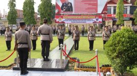 Kepolisian Resor (Polres) Pasaman Barat, Polda Sumatera Barat menggelar upacara pelantikan dan serah terima jabatan (Sertijab) sejumlah Pejabat Utama (PJU) dan Kapolsek jajaran di halaman Mako Polres Pasaman Barat, Sabtu (7/3/2026) sore.