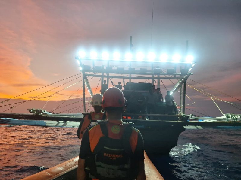 Tim SAR juga menggunakan teknologi SARMAP dari Basarnas Command Center (BCC) untuk mempercepat pencarian dan memastikan tidak ada korban yang tertinggal.