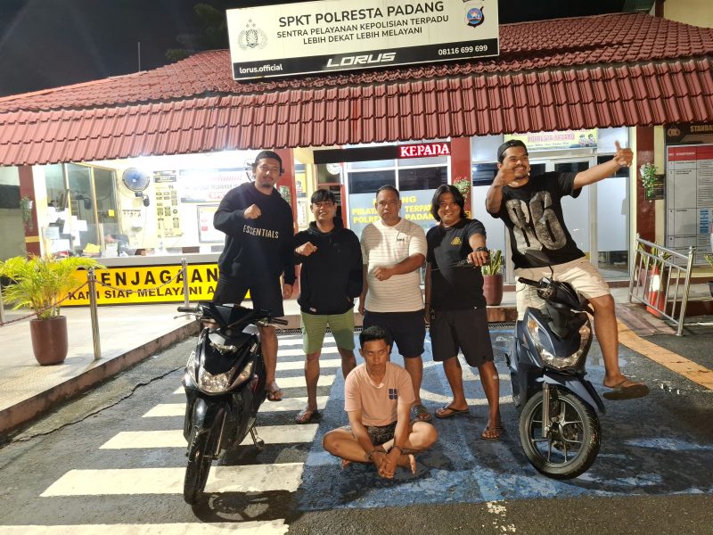 Tim 1 Klewang Satreskrim Polresta Padang berhasil mengamankan seorang pemuda yang diduga terlibat dalam kasus pencurian sepeda motor.(Sumber Foto: Doc Tim 1 Klewang)