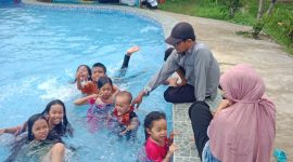 Destinasi wisata Kebun Kintani Aia Dingin, Kelurahan Balai Gadang, Kecamatan Koto Tangah, Kota Padang.