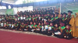 119 Siswa Madrasah Tsanawiyah Negeri (MTsN) 6 Kota Padang di wisuda.