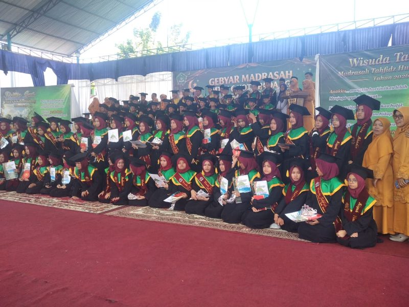 119 Siswa Madrasah Tsanawiyah Negeri (MTsN) 6 Kota Padang di wisuda.