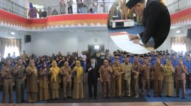 Sekretaris Daerah Kabupaten Pasaman Barat, Doddy San Ismail, melantik ratusan pejabat administrator, pejabat pengawas, serta kepala puskesmas di lingkungan Pemerintah Kabupaten Pasaman Barat, Selasa (10/3/2026).