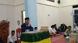 Gubernur Sumatera Barat, Mahyeldi Ansharullah, melaksanakan kegiatan Safari Ramadan di Masjid Syekh Muhammad Daud, Kampung Pinang Mudik Simpang, Kecamatan Simpati, Kabupaten Pasaman, Senin (9/3/2026).