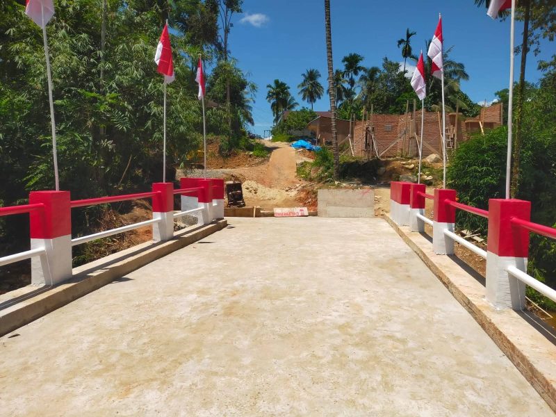 Pembangunan dua jembatan Aramco di Kecamatan Sembilan Koto, tepatnya di Nagari Banai dan Nagari Lubuak Karak, yang dikerjakan Kodam XX/ Tuanku Imam Bonjol telah tuntas 100 persen.