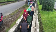 Pemerintah Kabupaten Pasaman Barat (Pasbar) menggelar aksi gotong royong massal di berbagai titik wilayah, Jumat (24/4/2026).