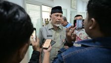 Gubernur Sumatera Barat (Sumbar), Mahyeldi Ansharullah mengingatkan seluruh Bupati dan Walikota di Sumbar untuk segera mengambil langkah konkret dalam penertiban dan pencegahan aktivitas Pertambangan Tanpa Izin (PETI) di wilayahnya masing-masing.