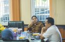 Pertemuan Bupati Annisa Suci Ramadhani dengan Kepala Balai Pelaksanaan Jalan Nasional (BPJN) Sumatera Barat, Elsa Putra Friandi, S.T., M.Sc., M.Eng., pada Senin (27/4/2026).