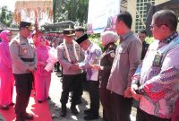 Kedatangan Kapolda Sumatera Barat Irjen Pol. Gatot Tri Suryanta di Markas Komando (Mako) Polres Pasaman Barat, Kamis (30/4/2026), disambut meriah oleh Bupati Pasaman Barat Yulianto bersama Kapolres Pasaman Barat AKBP Agung Tribawanto serta jajaran Forkopimda setempat.