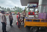 Polsek Pasaman Resor Pasaman Barat melakukan inspeksi mendadak (sidak) dan pengecekan pembelian Bahan Bakar Minyak (BBM) bersubsidi jenis Bio Solar di Stasiun Pengisian Bahan Bakar Umum (SPBU) 14.263.584 Nagari Sariak, Kecamatan Luhak Nan Duo, Jumat (3/4/2026).