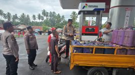Polsek Pasaman Resor Pasaman Barat melakukan inspeksi mendadak (sidak) dan pengecekan pembelian Bahan Bakar Minyak (BBM) bersubsidi jenis Bio Solar di Stasiun Pengisian Bahan Bakar Umum (SPBU) 14.263.584 Nagari Sariak, Kecamatan Luhak Nan Duo, Jumat (3/4/2026).
