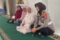 Personel Satuan Lalu Lintas (Satlantas) Polres Pasaman Barat, Sumatera Barat (Sumbar), menghadiri acara halalbihalal bersama para tokoh agama dan masyarakat di Masjid Al-Mukminin Pasaman Baru, Kecamatan Pasaman, Kamis (2/4/2026).