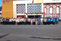 Asrama Haji Padang menggelar apel kesiapan petugas haji embarkasi di lapangan parkir Gedung Jabal Uhud, Rabu (22/4/2026).