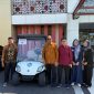 UPT Asrama Haji Padang menerima bantuan satu unit mobil buggy car yang akan digunakan untuk mendukung mobilitas calon jemaah haji, khususnya bagi jemaah lanjut usia saat memasuki area embarkasi.
