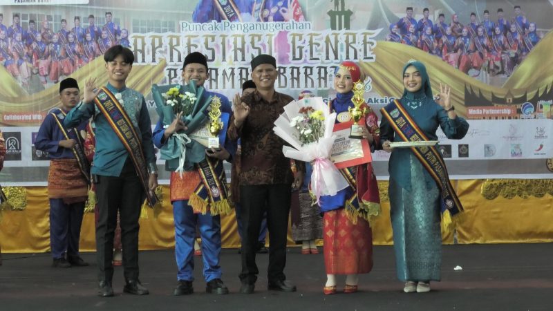 Muhammad Zikri dan Marsha Fahimil Ilmi resmi dinobatkan sebagai pemenang pada malam puncak Apresiasi GenRe Pasaman Barat 2026 yang digelar di Aula Kantor Bupati, Sabtu (2/5/2026).