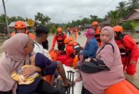 Kantor Pencarian dan Pertolongan (SAR) Mentawai bergerak cepat menangani banjir yang merendam Desa Saureinu dan Desa Silaoinan, Kecamatan Sipora Selatan, Kabupaten Kepulauan Mentawai, Sumatera Barat, Jumat (8/5/2026).
