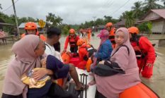 Banjir Rendam Dua Desa di Sipora Selatan, Tim SAR Mentawai Evakuasi Warga