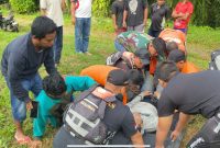 Seorang pria bernama Lariki (39), warga Padang Tujuah, Kecamatan Pasaman, Kabupaten Pasaman Barat, Sumatera Barat, ditemukan meninggal dunia setelah diduga terseret arus di saluran irigasi kawasan Aua Kuning, Sabtu (9/5/2026).
