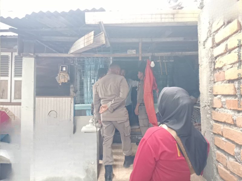 Sebanyak 22 orang yang diduga bukan pasangan suami istri terjaring razia penyakit masyarakat (pekat) yang digelar oleh Satuan Polisi Pamong Praja Kota Padang di sejumlah hotel dan penginapan di Kota Padang, pada Minggu (17/5/2026).