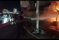 Tiga unit bangunan rumah toko (ruko), di kawasan Bundaran Simpang Empat, Kecamatan Pasaman, Kabupaten Pasaman Barat, Sumatera Barat (Sumbar) ludes terbakar, Senin malam (18/5/2026).