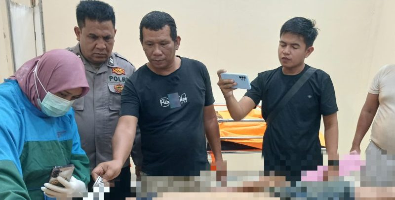 Dua warga Pasaman ditemukan meninggal dunia di kolam penampungan getah karet yang berada di Jorong Rimbo Janduang, Nagari Lingkuang Aua Baru, Kecamatan Pasaman, Kabupaten Pasaman Barat, Sabtu (23/5/2026).