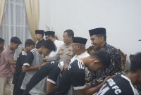 Bupati Pasaman Barat Yulianto bersama Forkopimda menyambut kedatangan tim SSB Lintas FC di Rumah Dinas Bupati, Selasa (26/5/2026).