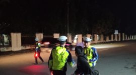 Satuan Lalu Lintas (Satlantas) Polres Pasaman Barat, Sumatera Barat (Sumbar), menggelar razia stationer dan hunting sistem di depan Mako Satlantas hingga kawasan Jalur Protokol 32 Padang Tujuh Kecamatan Pasaman, Sabtu malam (30/5/2026).