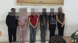 Satuan Polisi Pamong Praja (Satpol PP) Kabupaten Pasaman Barat melakukan penggerebekan terhadap sebuah kafe di Padang Tujuh, Kecamatan Pasaman, Kamis dini hari (22/5/2026). Tindakan ini berawal dari laporan masyarakat yang resah atas aktivitas di lokasi tersebut.  