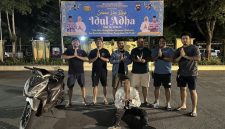 Seorang pria dewasa, warga Kota Padang, ditangkap oleh UNIT REAKSI CEPAT TIM KLEWANG Satuan Reskrim Polresta Padang atas dugaan melakukan tindak pidana pencurian dengan kekerasan di area Pantai Purus Kecamatan Padang Barat Kota Padang Sumatra Barat.