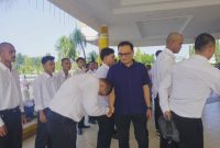 Pelepasan 44 peserta pelatihan dilakukan Sekretaris Daerah Pasaman Barat, Doddy San Ismail, mewakili Bupati Pasaman Barat, di halaman Kantor Bupati Pasaman Barat, Sabtu (13/6/2026).