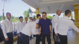 Pelepasan 44 peserta pelatihan dilakukan Sekretaris Daerah Pasaman Barat, Doddy San Ismail, mewakili Bupati Pasaman Barat, di halaman Kantor Bupati Pasaman Barat, Sabtu (13/6/2026).