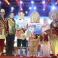 Shafira Zelka Rahmadhani dan Syatir Khairan Diandra resmi dinobatkan sebagai Cik Uniang dan Cik Ajo Kota Pariaman 2026.