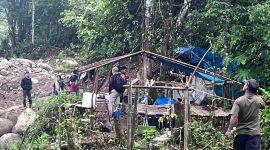 Dalam upaya menekan aktivitas Penambangan Emas Tanpa Izin (PETI), Polres Pasaman Barat, Polda Sumatera Barat, terus menggencarkan patroli rutin dan penyisiran di sejumlah titik rawan di wilayah Kecamatan Gunung Tuleh.