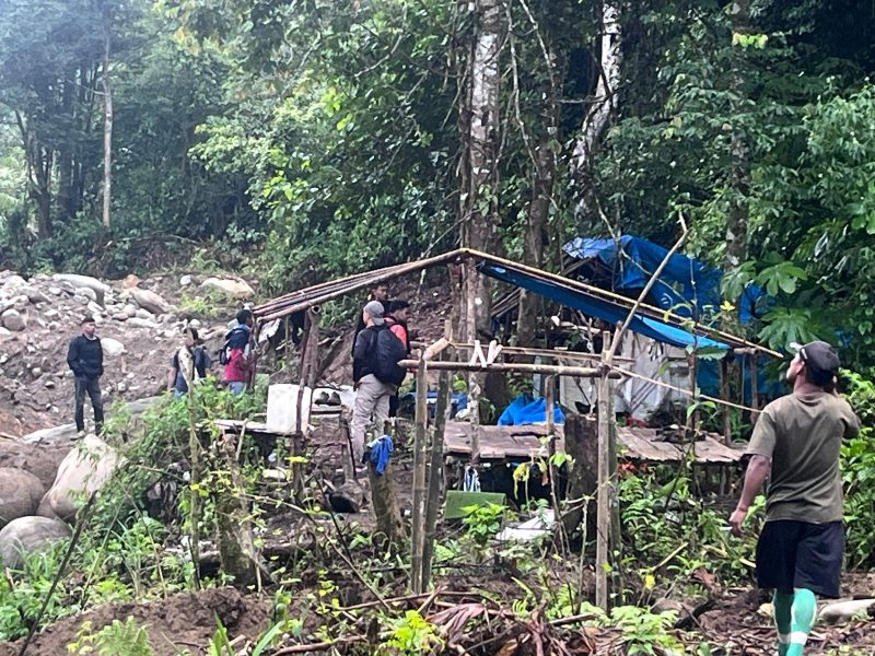 Dalam upaya menekan aktivitas Penambangan Emas Tanpa Izin (PETI), Polres Pasaman Barat, Polda Sumatera Barat, terus menggencarkan patroli rutin dan penyisiran di sejumlah titik rawan di wilayah Kecamatan Gunung Tuleh.