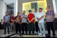 Setelah hampir empat tahun masuk dalam Daftar Pencarian Orang (DPO), terpidana kasus pemalsuan surat, Alber Dianto, S.H., M.Kn, akhirnya ditangkap Tim Tangkap Buron (Tabur) Kejaksaan Tinggi Sumatera Barat bersama Kejaksaan Negeri Padang, Jumat (5/6/2026).