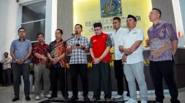 Setelah hampir empat tahun masuk dalam Daftar Pencarian Orang (DPO), terpidana kasus pemalsuan surat, Alber Dianto, S.H., M.Kn, akhirnya ditangkap Tim Tangkap Buron (Tabur) Kejaksaan Tinggi Sumatera Barat bersama Kejaksaan Negeri Padang, Jumat (5/6/2026).