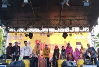 Semangat kebangkitan ekonomi kreatif dan UMKM mewarnai pembukaan Sumarak Pasa Ekonomi Kreatif (Ekraf) Kabupaten Pasaman Barat 2026 di halaman Kantor Bupati Pasaman Barat, Jumat (5/6/2026).