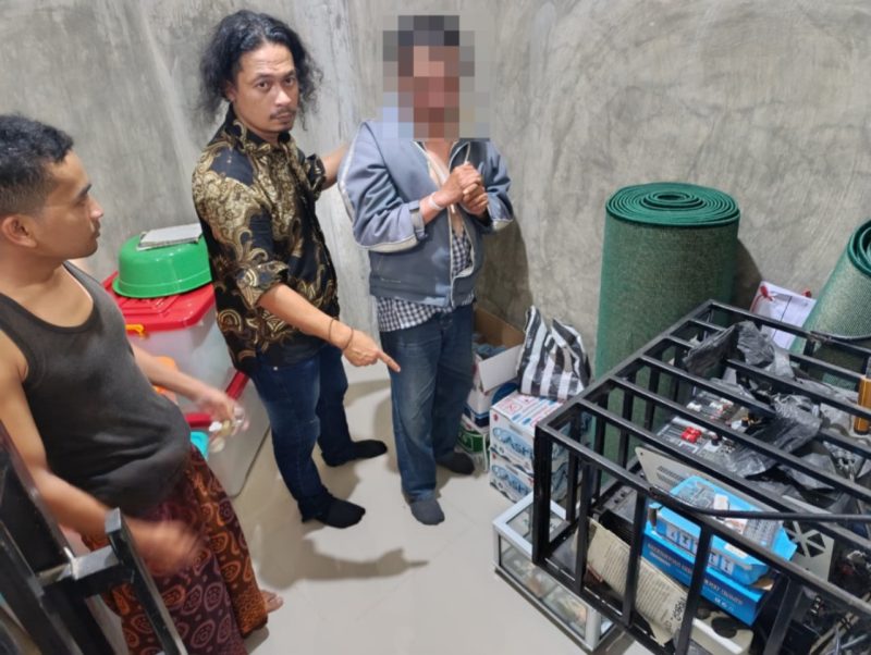 Tim Unit Reaksi Cepat (URC) Satuan Reserse Kriminal (Satreskrim) Polres Pasaman Barat berhasil meringkus seorang pria paruh baya yang diduga melakukan tindak pidana pencurian kotak amal di dalam rumah ibadah. 