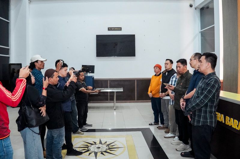 Tim Tangkap Buron (Tabur) Burung Hantu Kejaksaan Tinggi Sumatera Barat berhasil menangkap seorang tersangka kasus dugaan korupsi dana nagari yang telah buron selama hampir enam tahun.