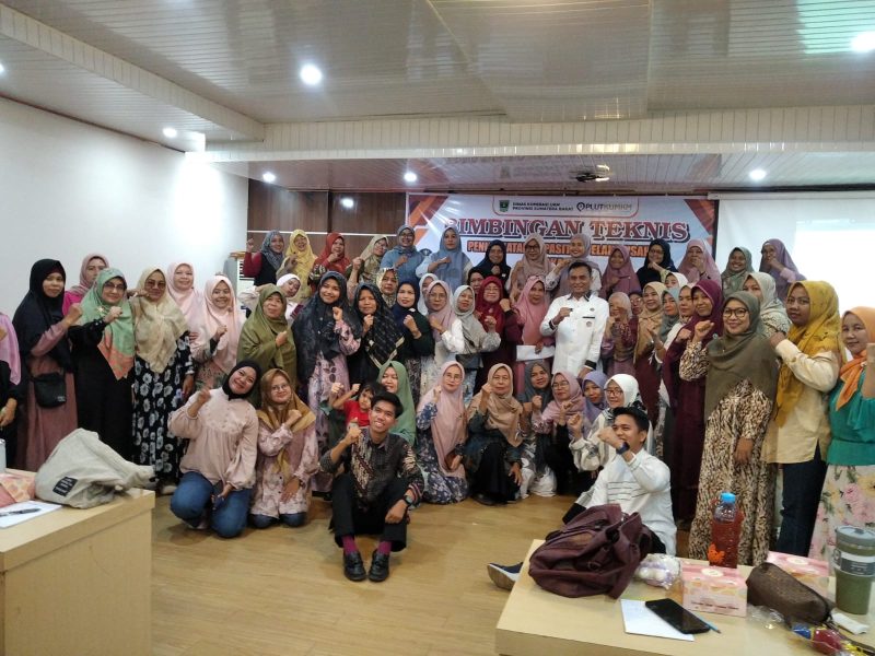 Dinas Koperasi dan UMKM Provinsi Sumatera Barat menggelar bimbingan teknis (bimtek) bagi pelaku UMKM di Kota Padang.